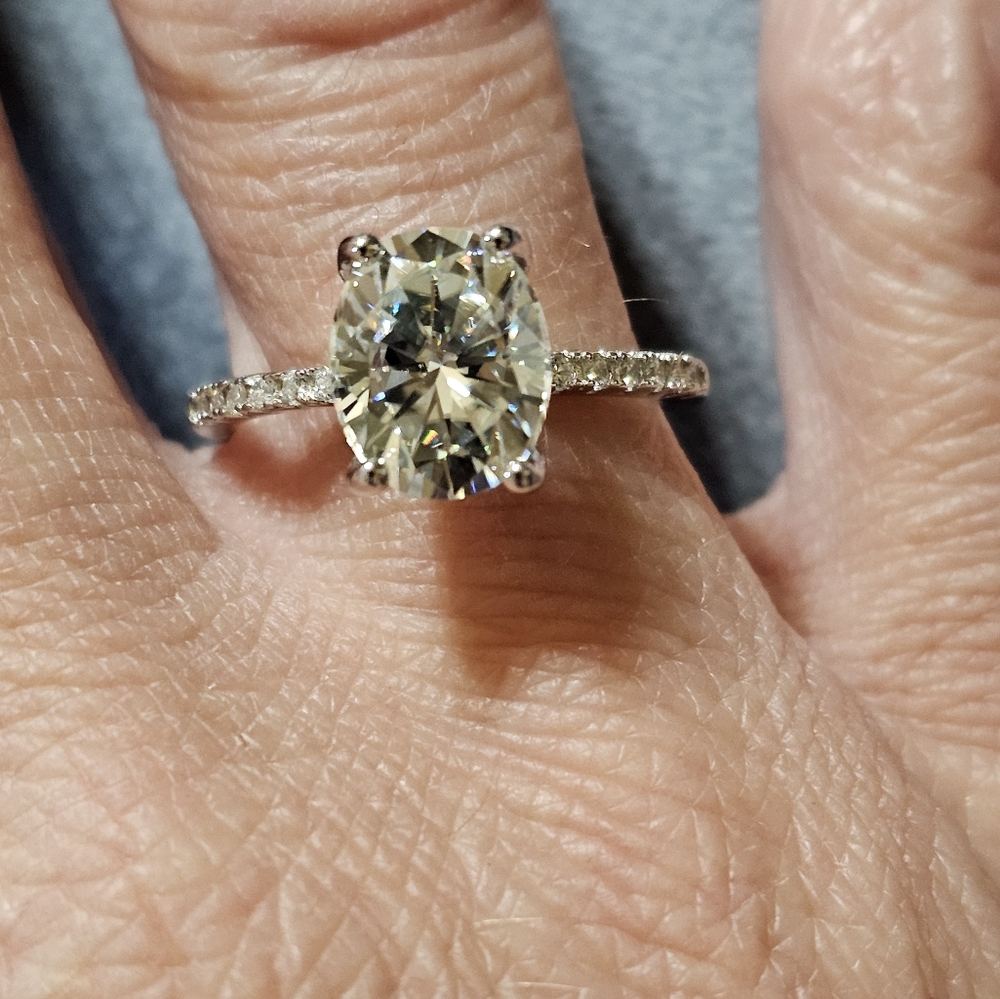 Genuine 3 Carat Moissanite Ring in 18k over Sterling Silver Sz 8! - Picture 5 of 13